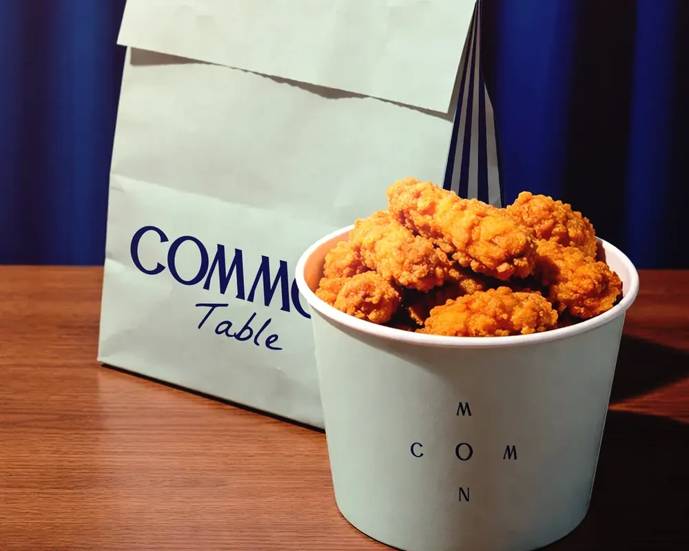 Common Table fried chicken bag and bucket packaging